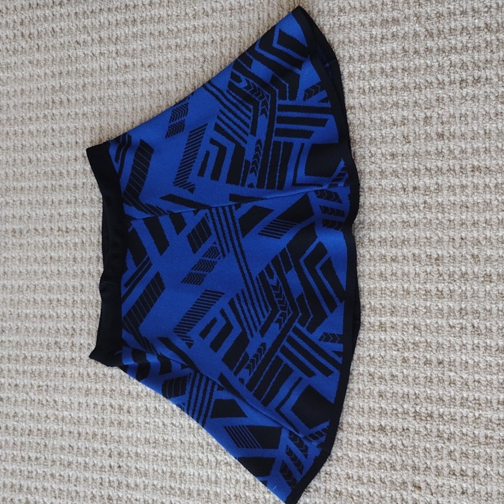 Material Girl Black And Blue Skirt Size Small